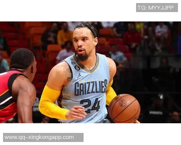 狄龙称全队信任布克队友进步速度超越灰熊火箭时期